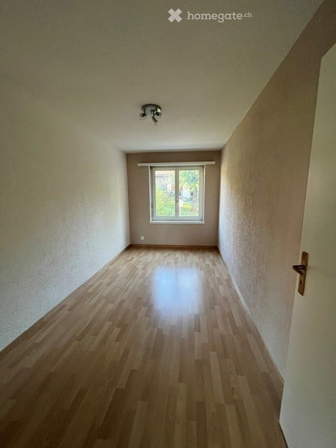 4.5-Zimmer-Gartenwohnung mit Wintergarten, privatem Garten in Lostorf 9