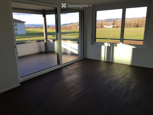 Neuwertige 3 1/2 Zimmerwohnung mit Loggia und Blick ins Grüne 7