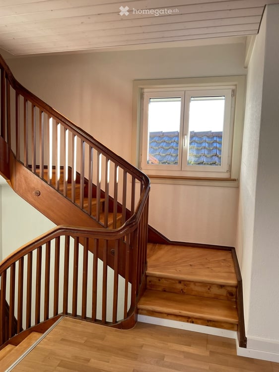 schöne 5.5-Zimmerwohnung in Doppeleinfamilienhaus in Uetendorf mit wunderschöner Aussicht! 8
