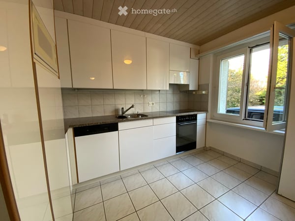 Charmantes Doppeleinfamilienhaus mit Garten, 1 x Garage und 1 x PP in Derendingen zu vermieten 4
