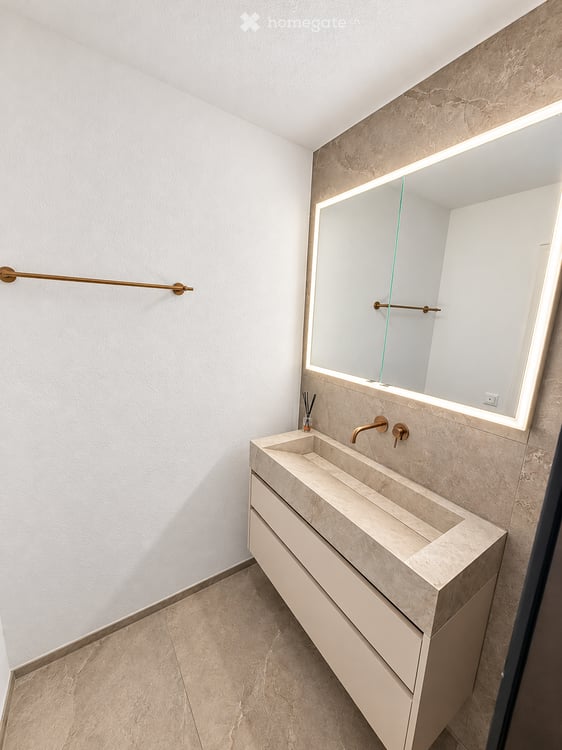 Stilvoll sanierte 4½-Zimmer-Maisonette mit Weitblick 15