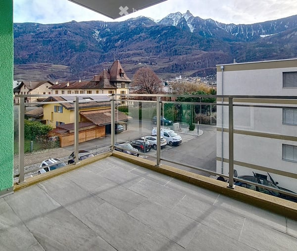 Saxon, bel appartement de 3.5 pièces avec balcon et 2 places de parc 2
