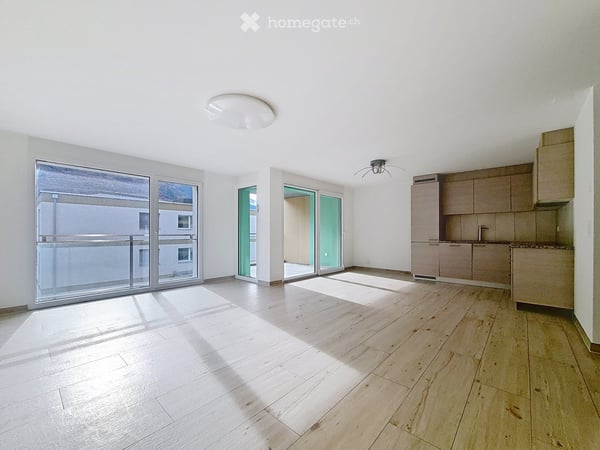 Saxon, bel appartement de 3.5 pièces avec balcon et 2 places de parc