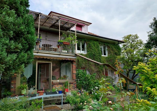 Erdgeschoss, hell, hoch, grün: 4½ Zimmer mit Garten und Wintergarten in Nidau 15