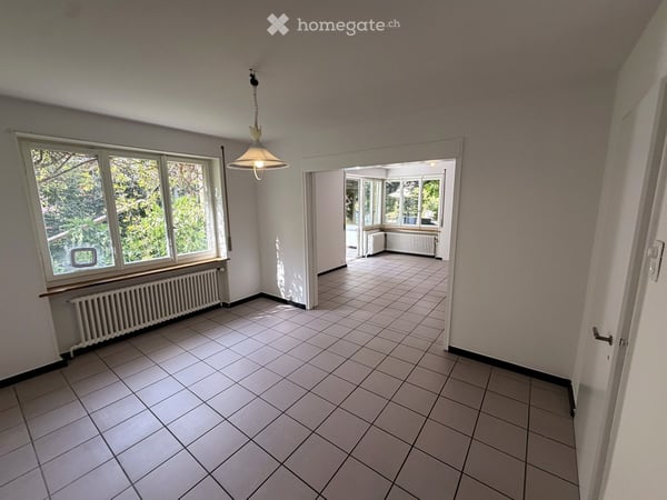 Erdgeschoss, hell, hoch, grün: 4½ Zimmer mit Garten und Wintergarten in Nidau 4