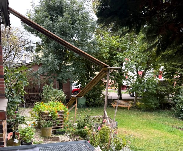 Erdgeschoss, hell, hoch, grün: 4½ Zimmer mit Garten und Wintergarten in Nidau 13