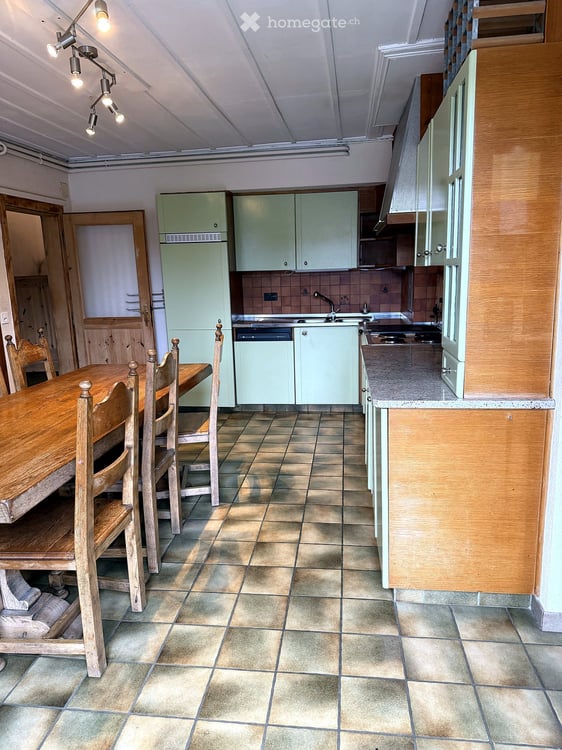 Maison de caractère de 5,5 pièces avec grange, sauna et grand jardin, aux Genevez 4