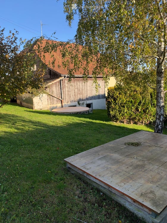 Maison de caractère de 5,5 pièces avec grange, sauna et grand jardin, aux Genevez 21
