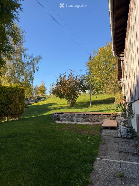 Maison de caractère de 5,5 pièces avec grange, sauna et grand jardin, aux Genevez 22