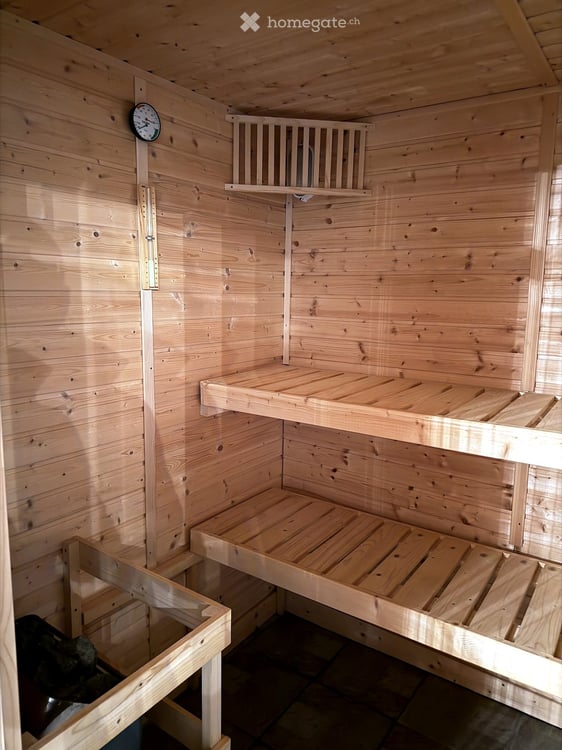 Maison de caractère de 5,5 pièces avec grange, sauna et grand jardin, aux Genevez 11