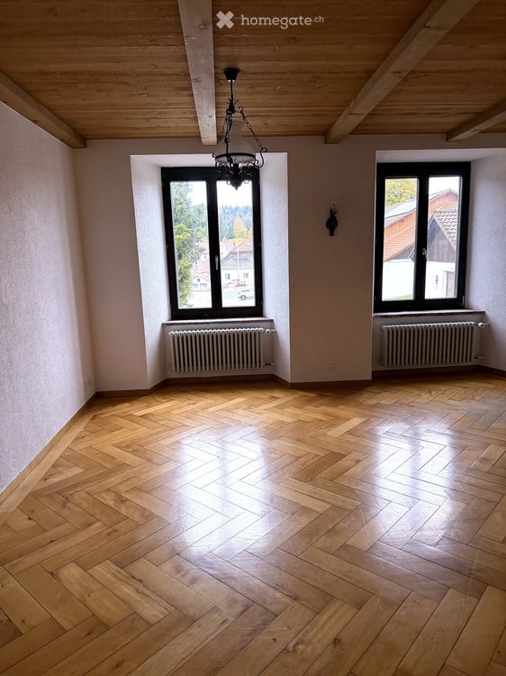 Maison de caractère de 5,5 pièces avec grange, sauna et grand jardin, aux Genevez 2
