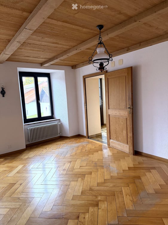 Maison de caractère de 5,5 pièces avec grange, sauna et grand jardin, aux Genevez 3