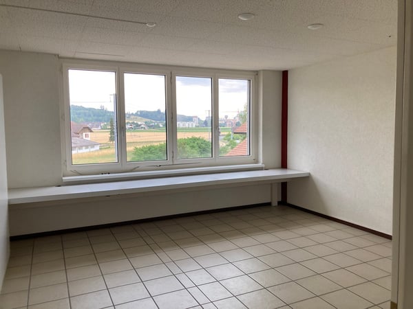 Gewerbe- & Atelierräume zur Miete am Heckenweg 29 in Aarberg 7