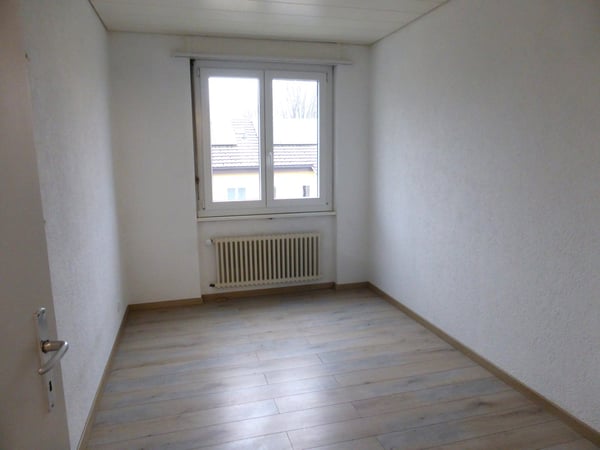 Moderne 1-Zimmer-Wohnung mit 2 Balkonen in Biel/Bienne 8