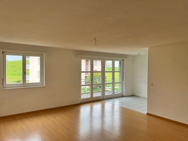 Wunderschöne , 4,5-Zimmer-Wohnung mit 88m² im 1. Obergeschoss 3