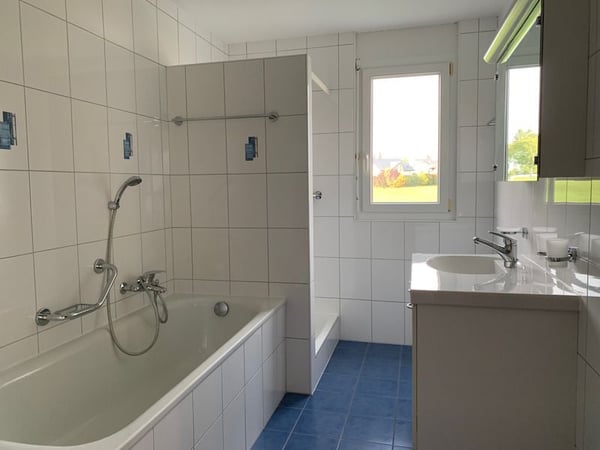 Spacieux appartement 86 m2 de 4,5 pièces au rez, avec terrasse 2