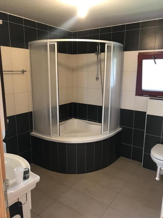 Joli appartement 3,5 pièces de 83 m2, au rez-de-chaussée 2