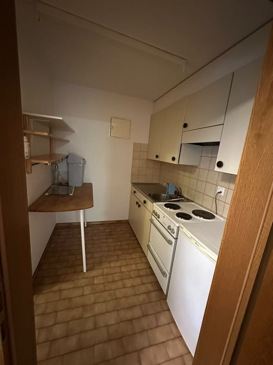 Appartement meublé de 2 pièces au rez-de-chaussée. 6