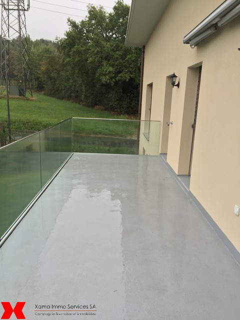 Spacieux appartement de 3.5 pièces avec balcon au 1er étage 2