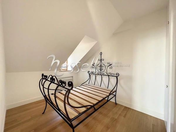 Charming apartment in a magnificent mansion 6