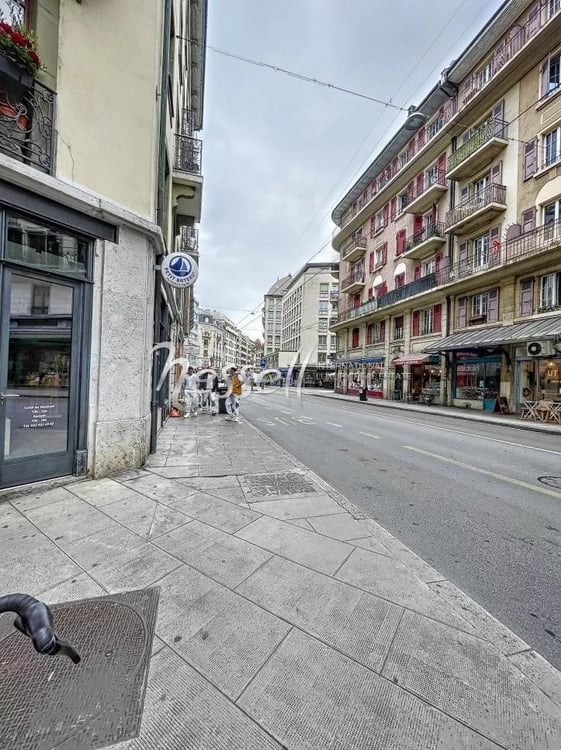 Underground parking in Eaux-Vives 8