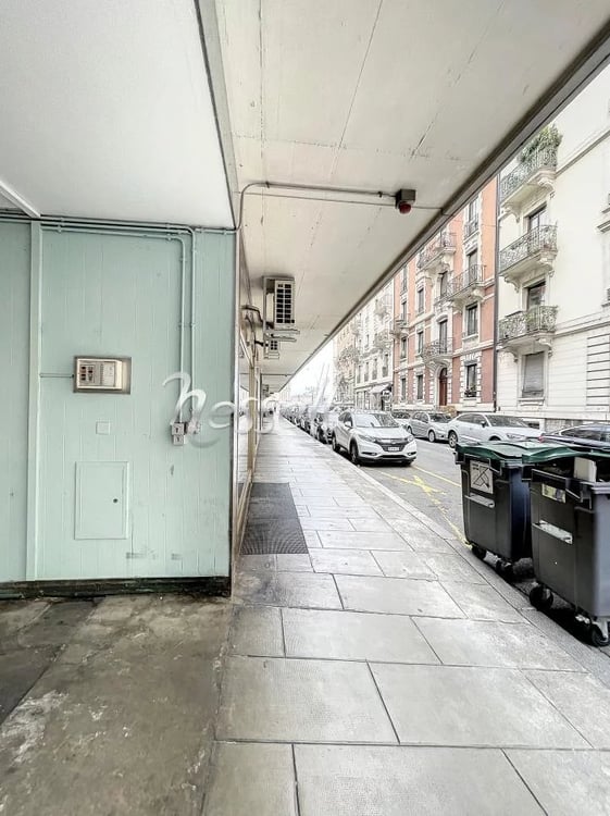 Underground parking in Eaux-Vives 5