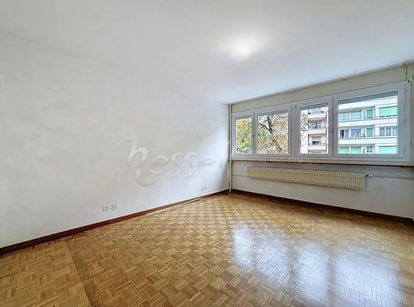 Elegant 1-room apartment in Champel 9