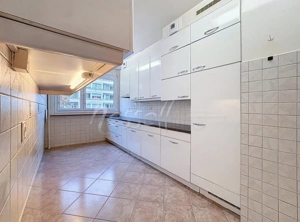 Elegant 1-room apartment in Champel 5