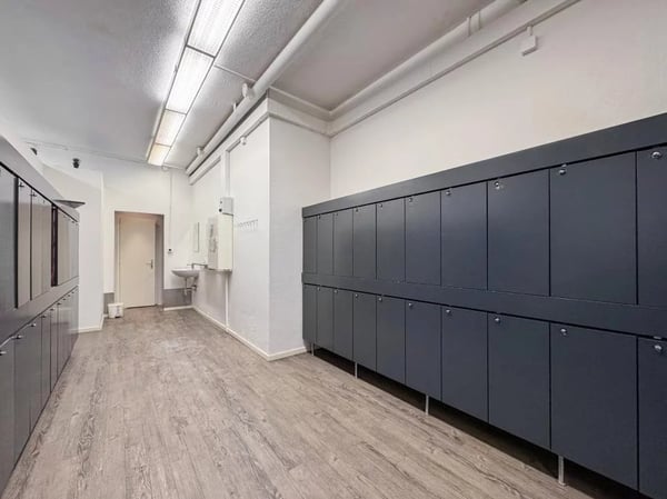 Spacious arcade ? ideal for sports or wellness activities 3