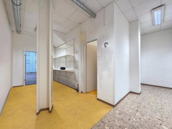 Spacious arcade ? ideal for sports or wellness activities 9