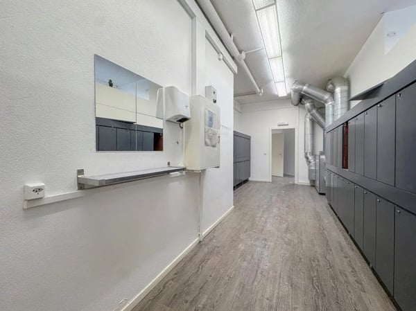 Spacious arcade ? ideal for sports or wellness activities 6