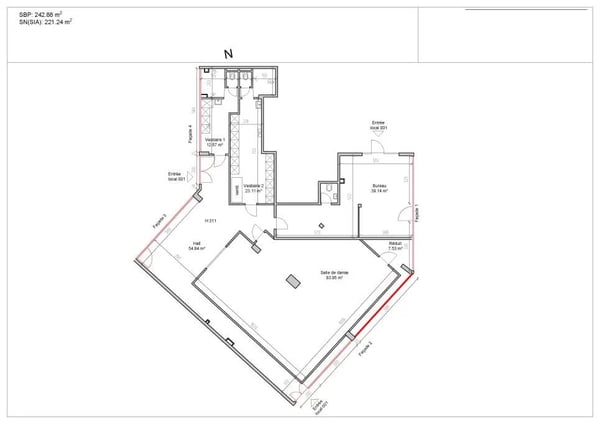 Spacious arcade ? ideal for sports or wellness activities 11