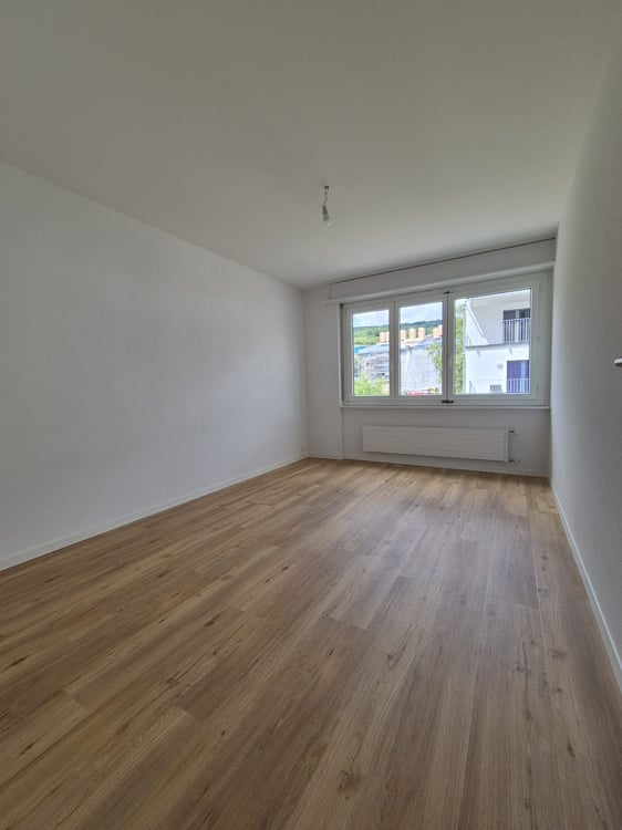 Appartement entièrement rénové de 3,5 pièces au 1er étage 4