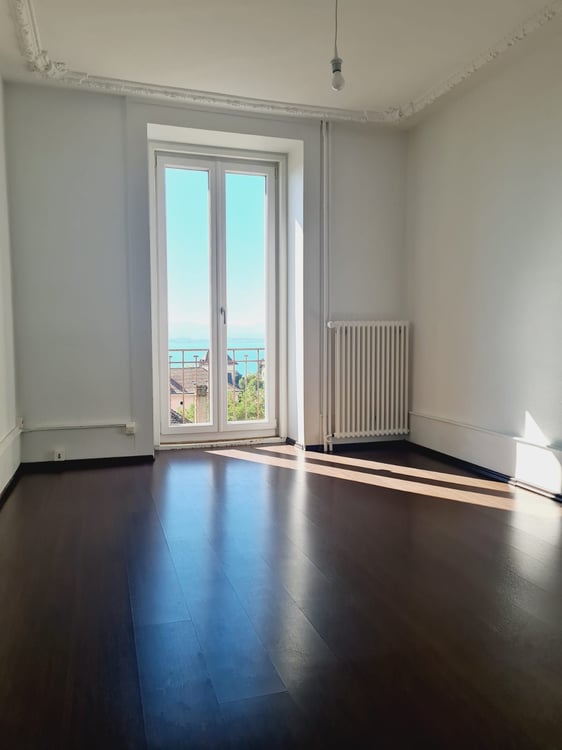 A louer, appartement de 3 pièces au rez-de-chaussée 4