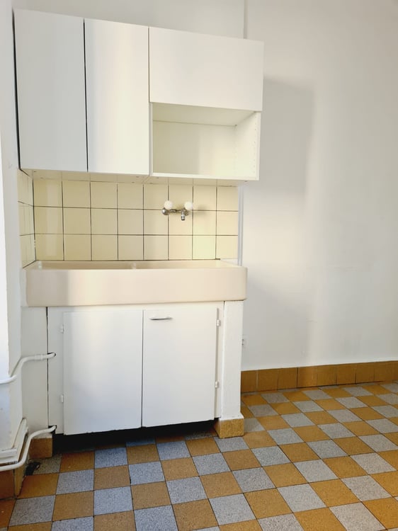 A louer, appartement de 3 pièces au rez-de-chaussée 2