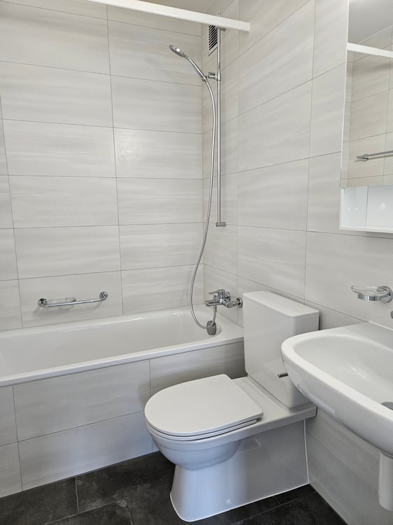 Appartement rénové de 4 pièces au 7ème étage n47 2