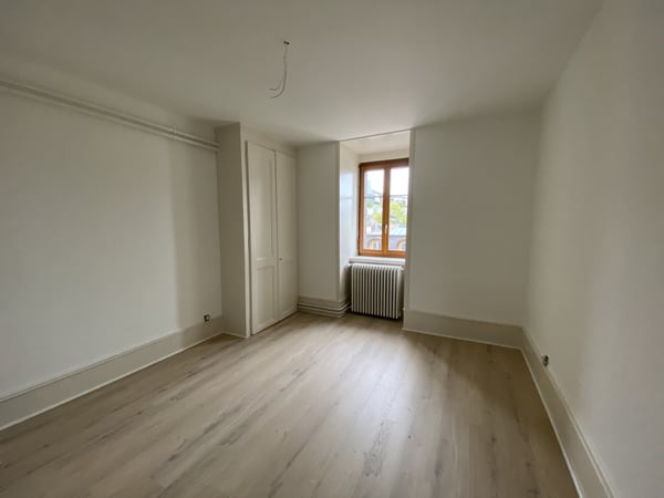Appartement rénové de 3.5 pièces au 4ème étage avec ascenseur 5