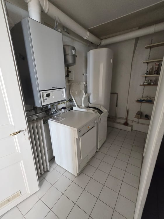 Grand appartement d'environ 120m² avec vue sur le lac et les Alpes - Premier loyer net offert 9