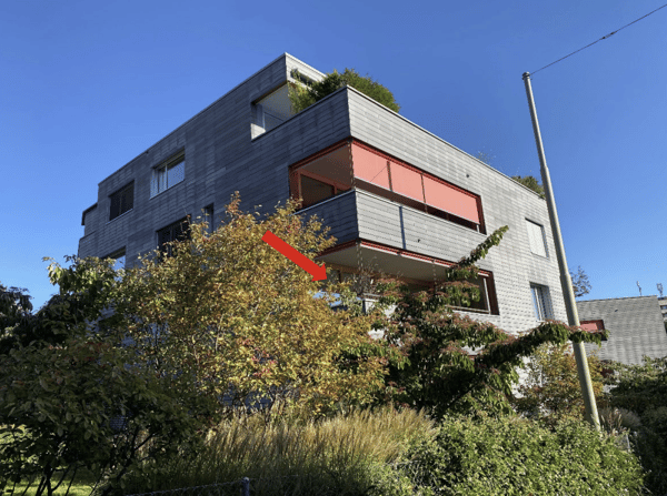 Moderen, sonnige 4.5 Zimmerwohnung mit Balkon, Autoeinstellhallenplatz und grossem Kellerabteil 1