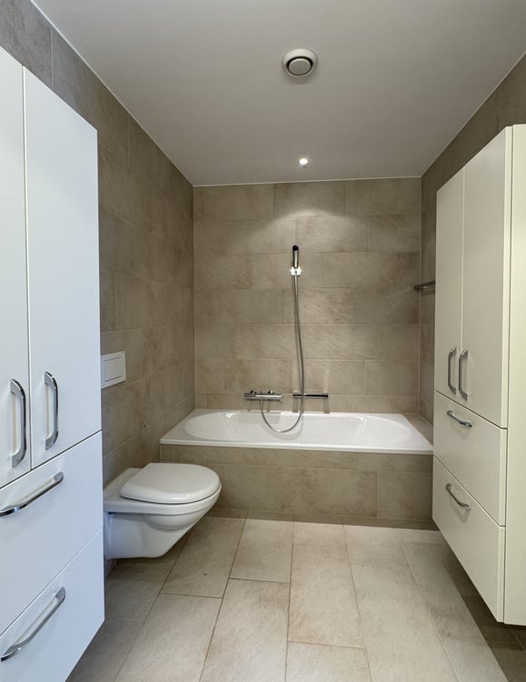 Moderen, sonnige 4.5 Zimmerwohnung mit Balkon, Autoeinstellhallenplatz und grossem Kellerabteil 15