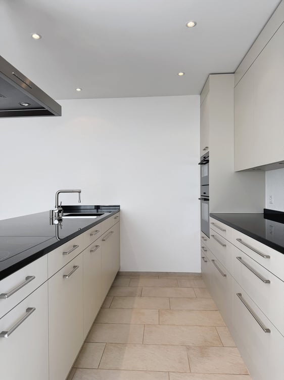 Moderen, sonnige 4.5 Zimmerwohnung mit Balkon, Autoeinstellhallenplatz und grossem Kellerabteil 7