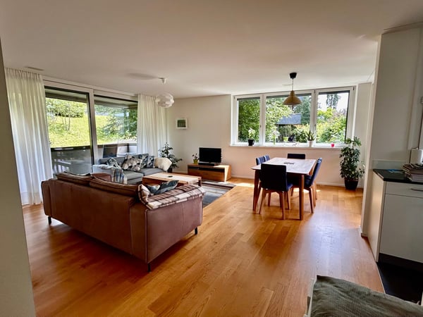 Moderne 3.5-Zimmer-Wohnung mit Balkonen und schöner Aussicht in Riehen 3