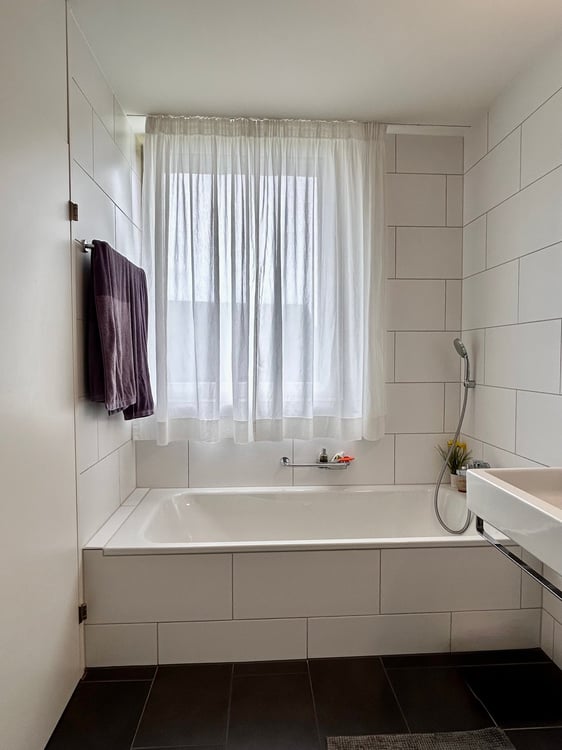 Moderne 3.5-Zimmer-Wohnung mit Balkonen und schöner Aussicht in Riehen 14