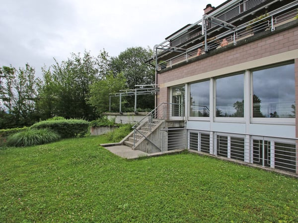 Exklusive 6.5-Zimmer-Wohnung auf zwei Ebenen mit Weitblick in Riehen 3