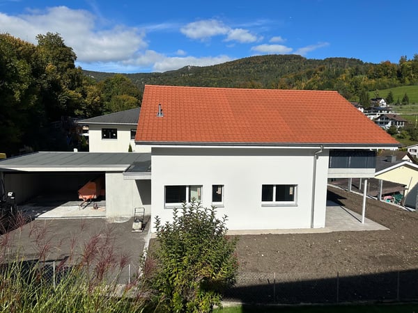 Moderne 1.5-Zimmer-Neubau-Einfamilienhaus mit Bergblick in Muemliswil 2