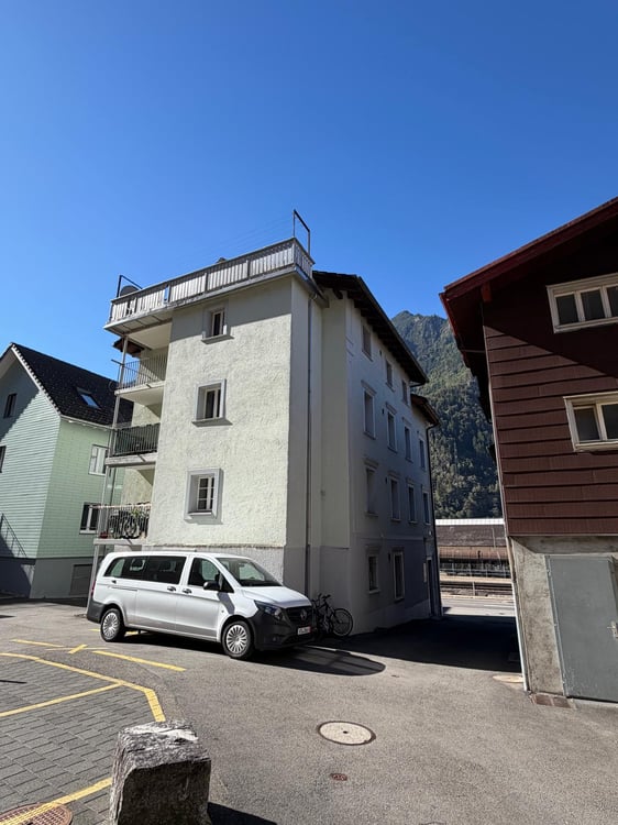 4-Familienhaus nahe Bahnhof Erstfeld – voll vermietet, 2021 modernisiert | Bieterverfahren 3