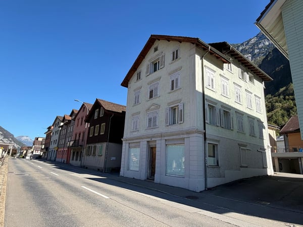 4-Familienhaus nahe Bahnhof Erstfeld – voll vermietet, 2021 modernisiert | Bieterverfahren 1
