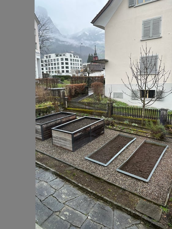 Mehrfamilienhaus in Schwyz mit vielseitigen Perspektiven 4