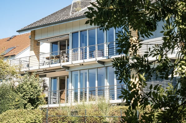 Charmante 3.5-Zimmer-Wohnung mit Balkon und herrlicher Aussicht in Herrliberg