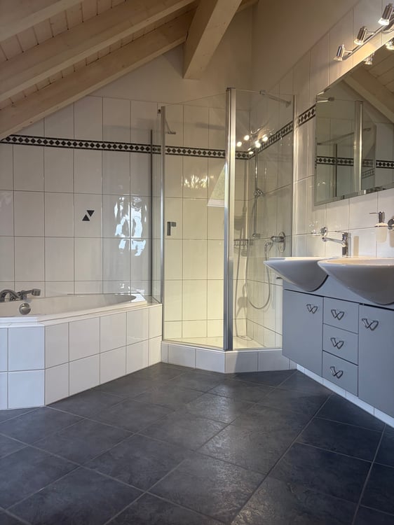 Helle 4.5-Zimmer-Maisonette-Wohnung mit Balkon und Seesicht in Pfäffikon 7